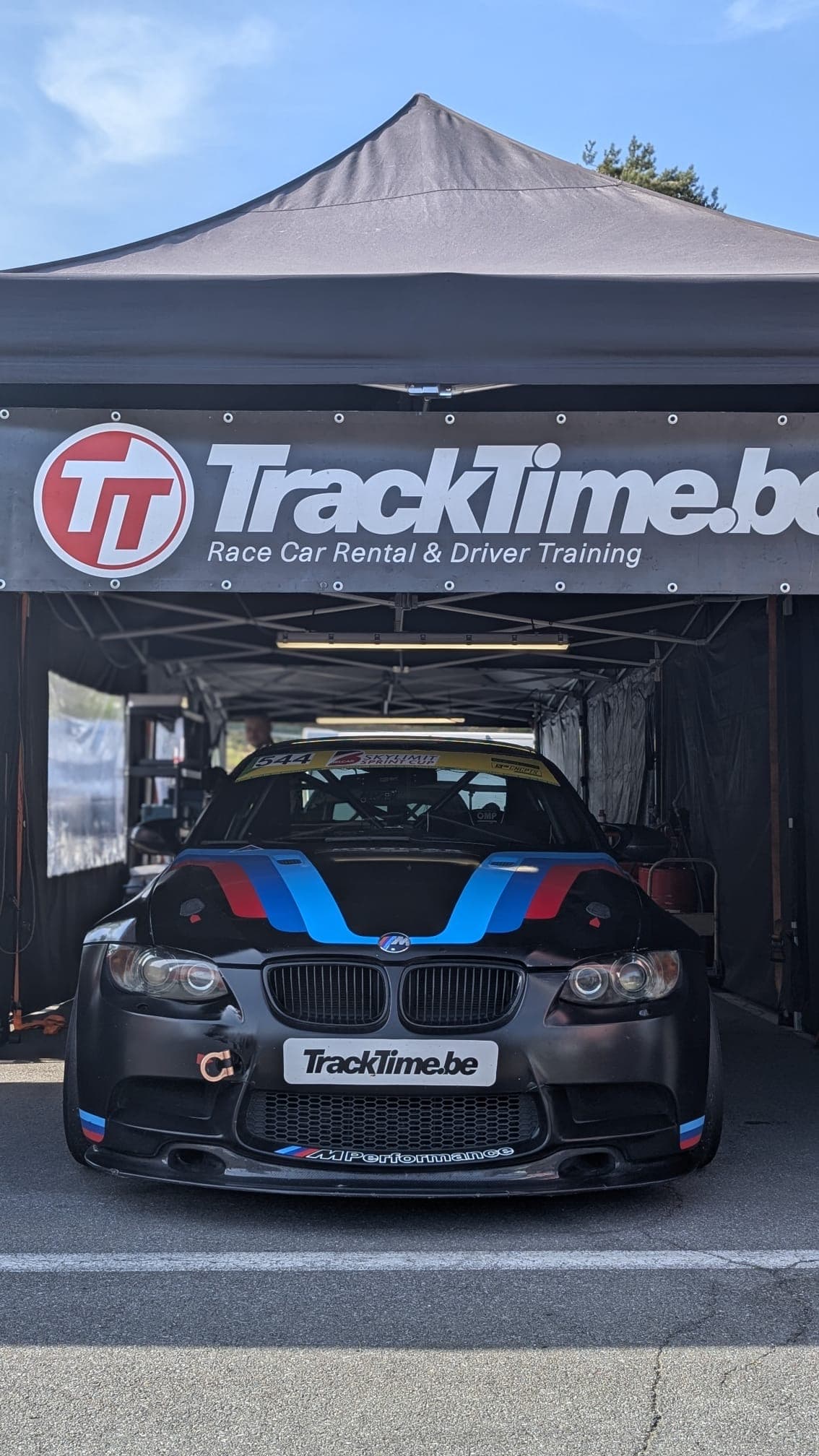 De TrackTime-pitbox met de BMW E92 M3 tijdens het Sprint Cup-raceweekend op Zolder