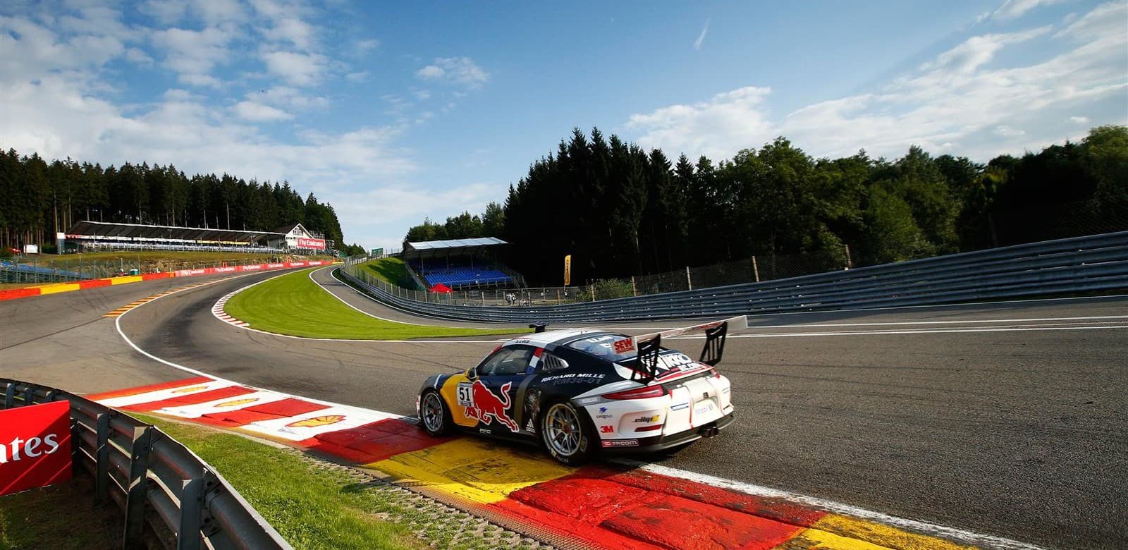 Eau Rouge en Raidillon op Circuit de Spa-Francorchamps