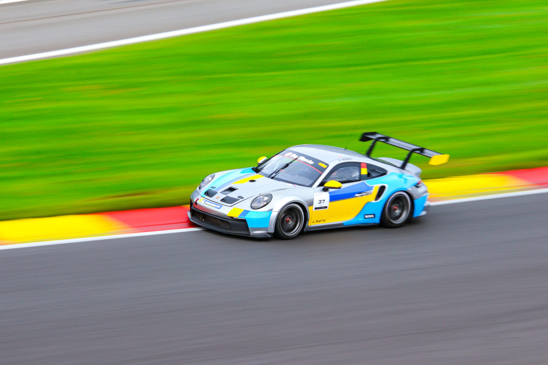 Zelf Met Een Race Porsche Rijden Op Circuit