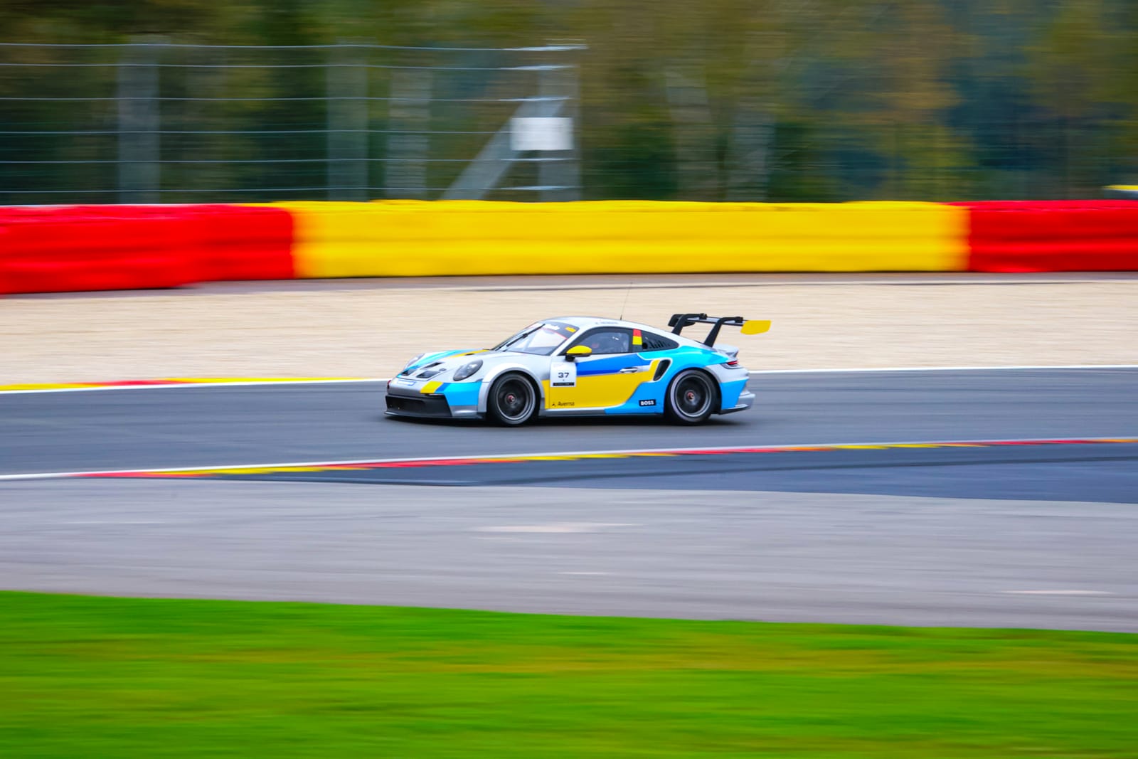 Zelf Met Een Race Porsche Rijden Op Circuit